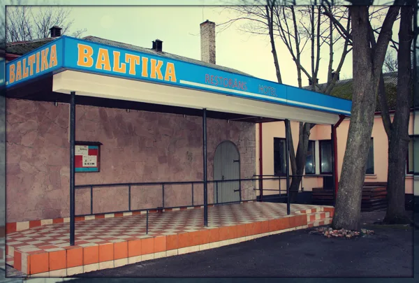 In the same building – restaurant with live music and dances