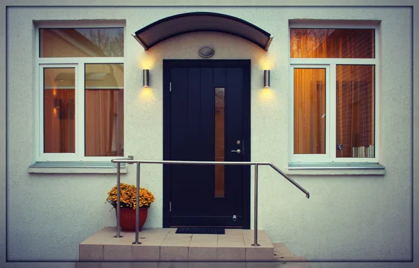 Each guest will receive the keys from room and the front door